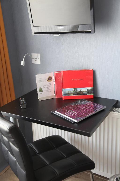 Stads Hotel Boerland Емен Стая снимка