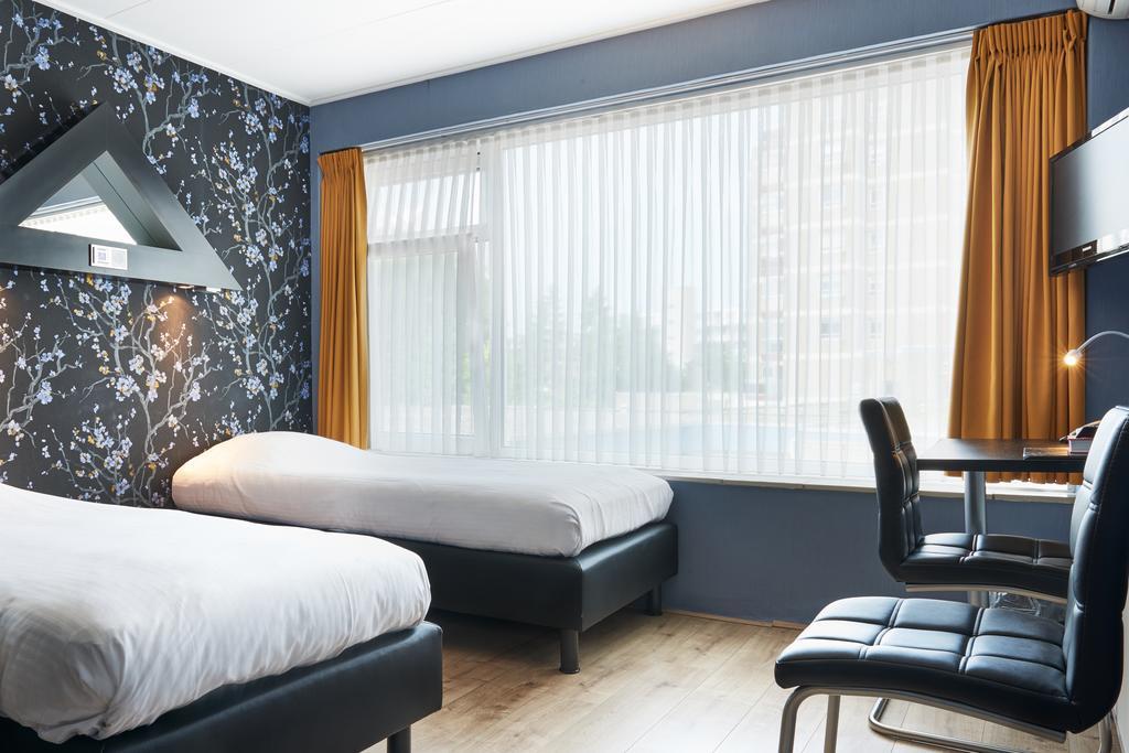 Stads Hotel Boerland Емен Екстериор снимка