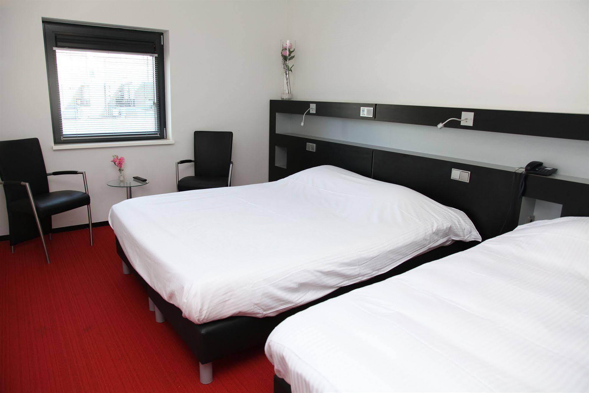Stads Hotel Boerland Емен Екстериор снимка